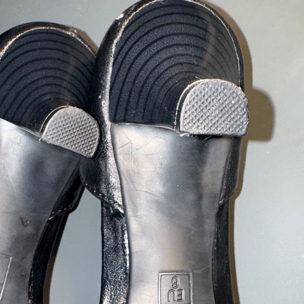Aerosoles Elegant Black Little Heels with Cream Bow, Size 8 - Picture 15 of 16